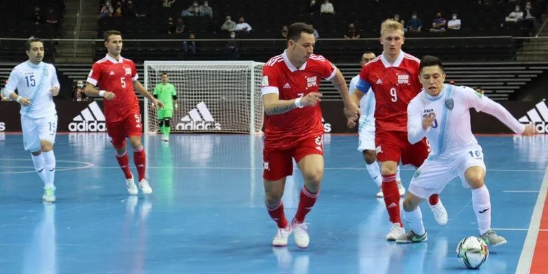 Futsal là môn thể thao các đội thi đấu với nhau nhưng ở trong nhà