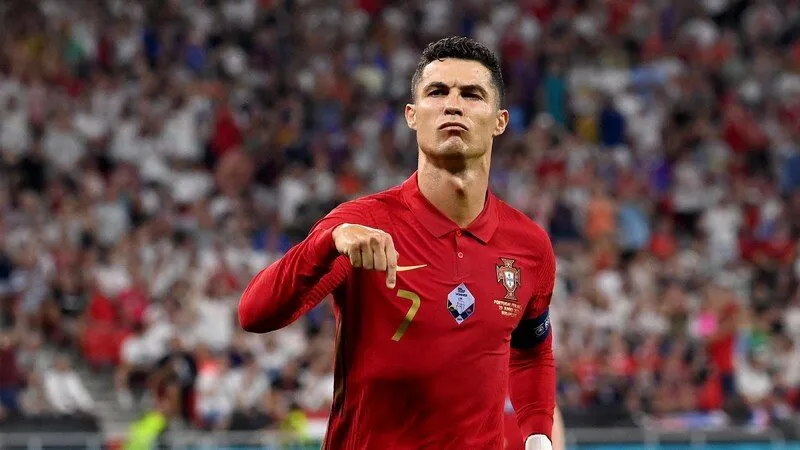 Thông tin sơ lược về chân sút Cristiano Ronaldo